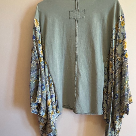 Easel Pastel Green Butterfly Top - Picture 10 of 11